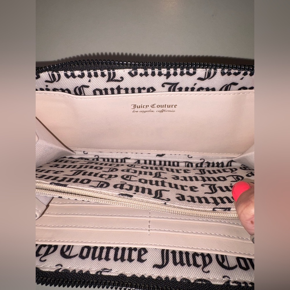 Juicy Couture Black Multicolor Logo Zip Wallet - Picture 9 of 10